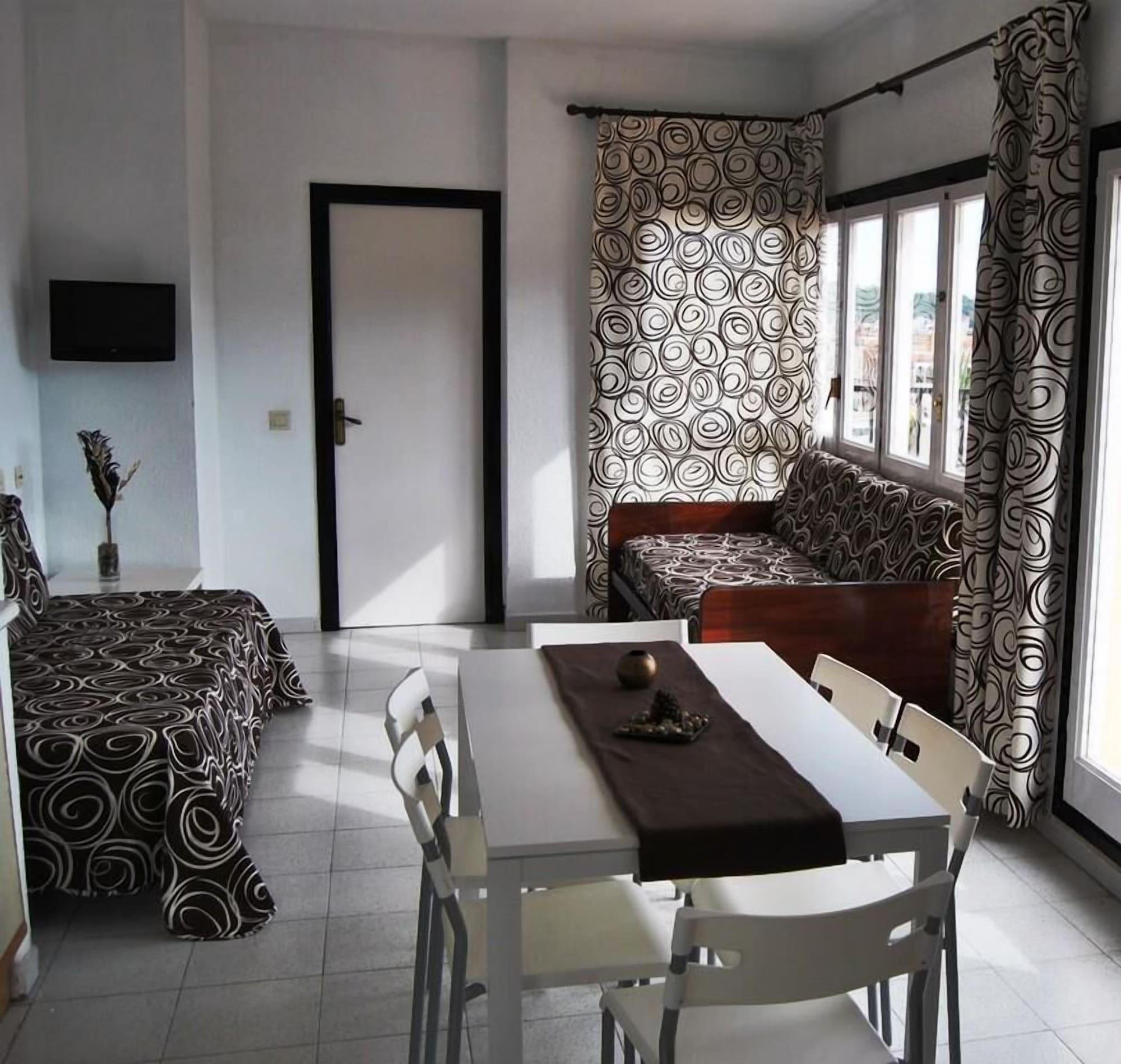 Apartaments Ar Enjoy Monjardi Lloret de Mar Kültér fotó